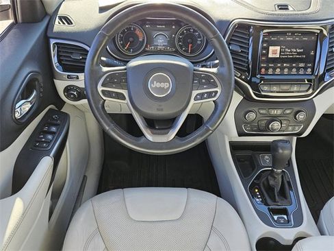 Used 2019 Jeep Cherokee Limited w/ Luxury Group image 7