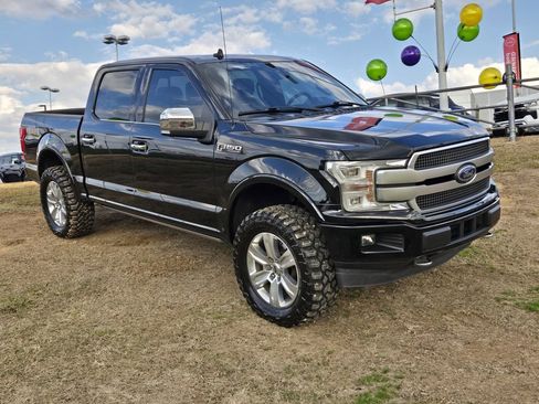 Used 2018 Ford F150 Platinum w/ Equipment Group 701A Luxury image 2