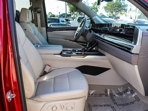 Used 2025 Cadillac Escalade ESV Premium Luxury Platinum image 16