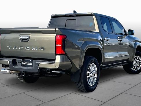 Used 2025 Toyota Tacoma Limited image 12