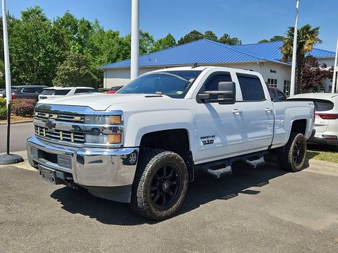 Used 2016 Chevrolet Silverado 2500 LT AWD/4WD image 3