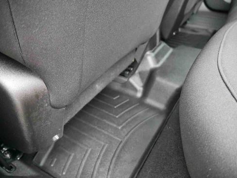 Used 2017 Jeep Renegade Sport w/ Power & Air Group image 15