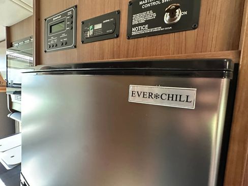 Used 2014 Mercedes-Benz Sprinter 3500 image 36