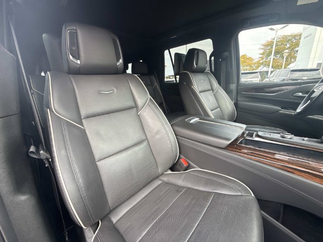 Certified 2023 Cadillac Escalade Premium Luxury w/ Performance Package AWD/4WD image 22