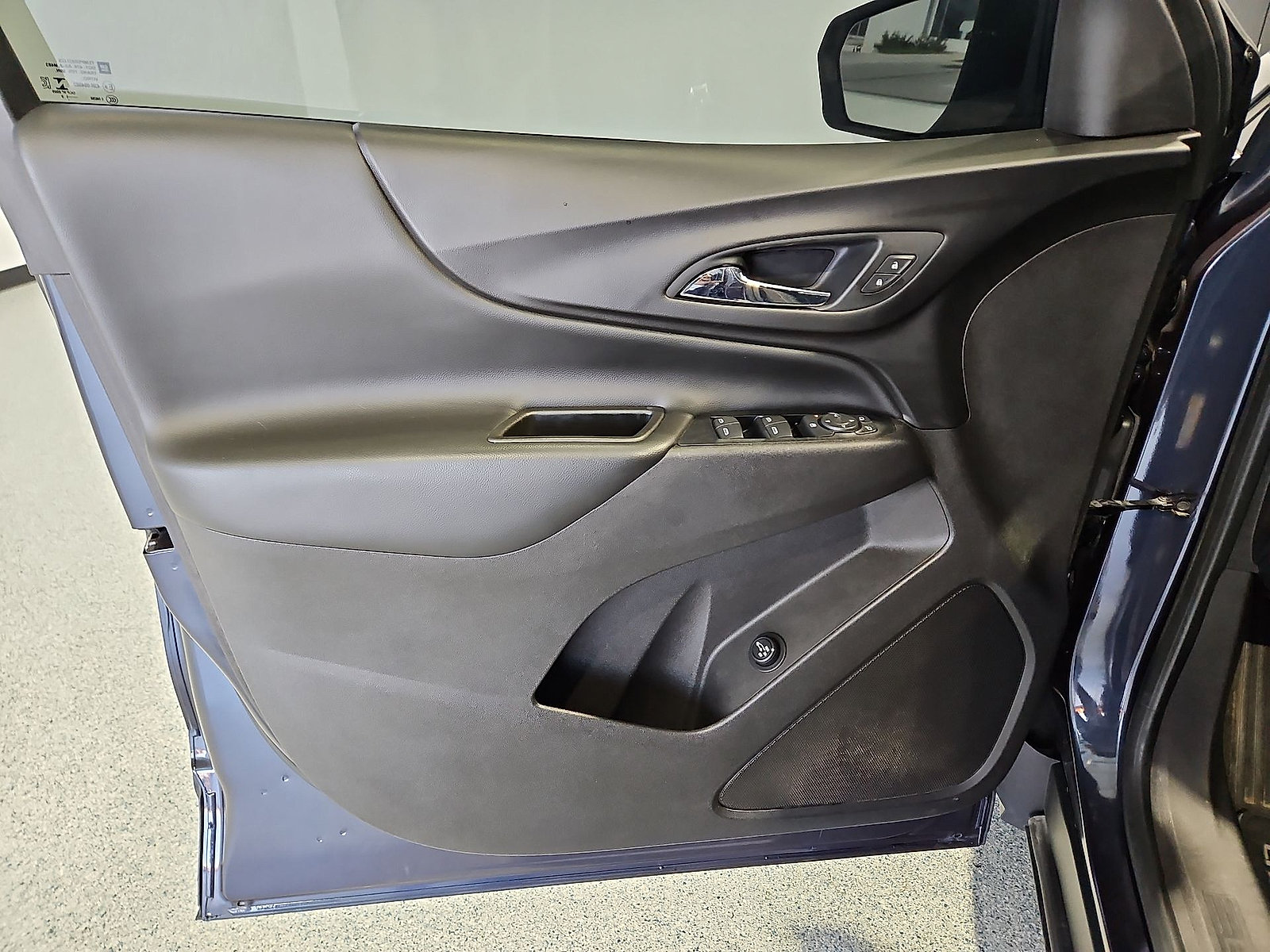 Used 2019 Chevrolet Equinox LT FWD image 15