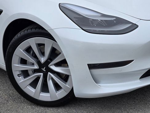 Used 2022 Tesla Model 3 RWD image 9
