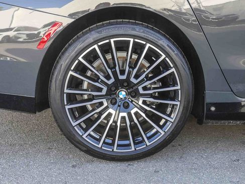 Used 2025 BMW i7 xDrive60 image 8