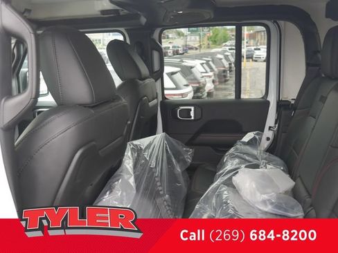 New 2026 Jeep Gladiator Rubicon AWD/4WD image 38