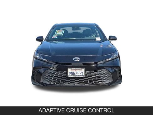 Used 2025 Toyota Camry SE FWD image 4