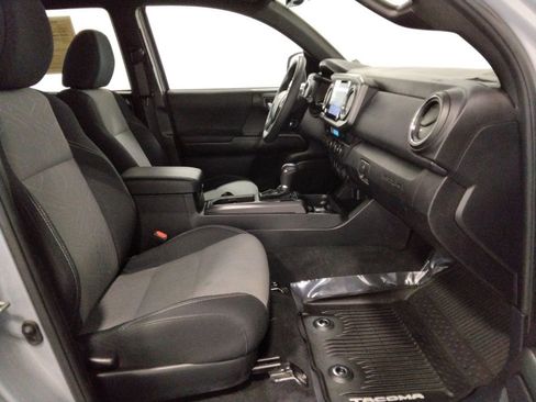 Used 2021 Toyota Tacoma TRD Off-Road image 39