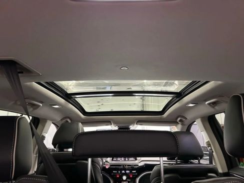 Used 2024 Acura MDX SH-AWD w/ Advance Package image 11