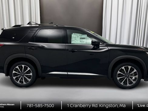 New 2026 Nissan Pathfinder Platinum w/ Cargo Package AWD/4WD image 4