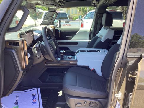 New 2024 GMC Hummer EV 2X image 10