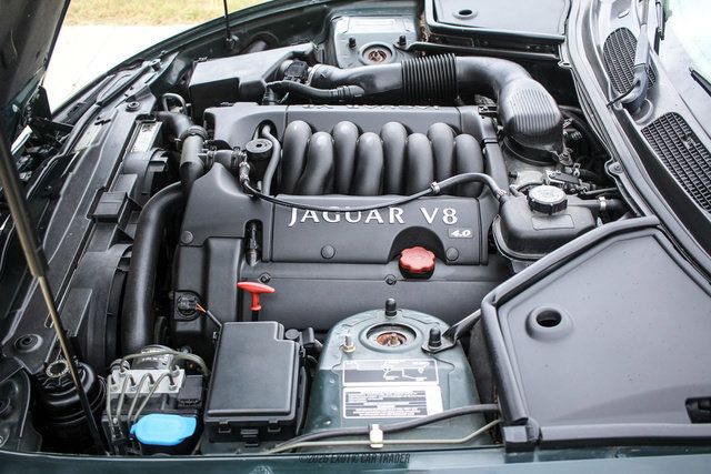 Used 1999 Jaguar XK8 Convertible RWD image 17