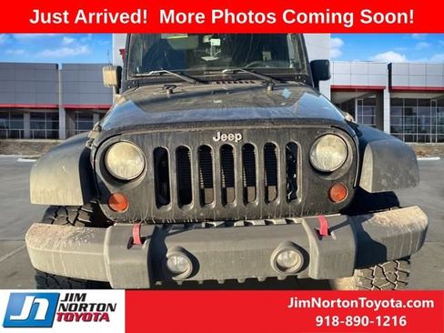 Used 2013 Jeep Wrangler Unlimited Sport image 3