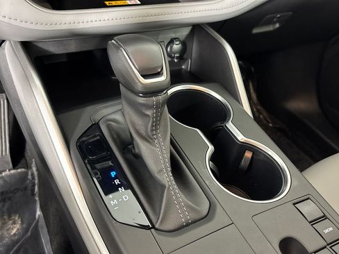 Used 2024 Toyota Highlander XLE image 21