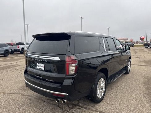 Used 2021 Chevrolet Suburban Premier w/ Premium Package image 3