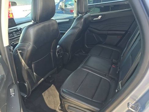 Used 2022 Ford Escape SEL FWD image 5