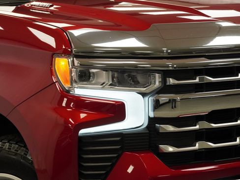 Used 2023 Chevrolet Silverado 1500 LTZ w/ Technology Package AWD/4WD image 10