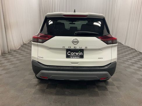 Used 2023 Nissan Rogue S image 5