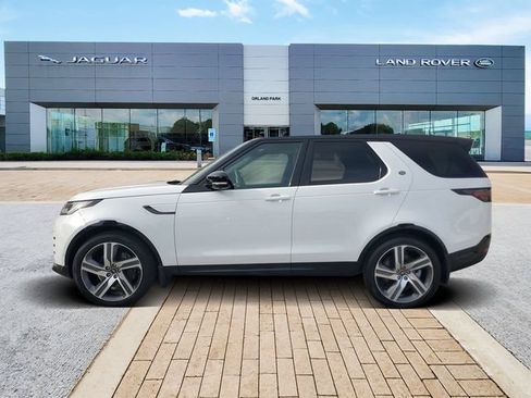 Used 2024 Land Rover Discovery Dynamic SE AWD/4WD image 8