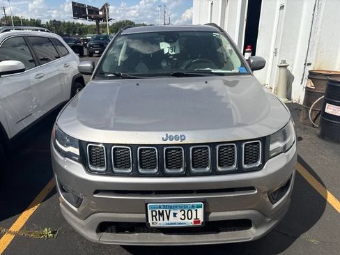 Used 2018 Jeep Compass Latitude w/ Popular Equipment Group AWD/4WD image 2