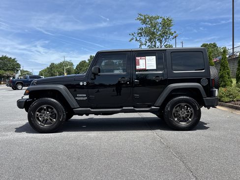Used 2014 Jeep Wrangler Unlimited Sport AWD/4WD image 7