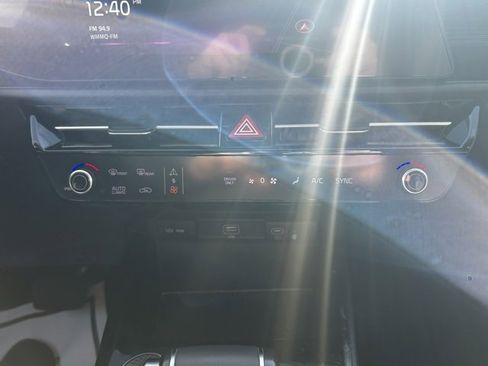 Used 2023 Kia Niro EX image 20