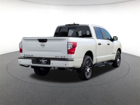 Used 2024 Nissan Titan SV w/ Accessory Utility Package image 5