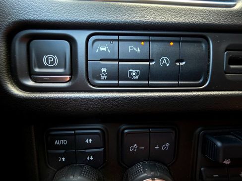 Used 2024 Chevrolet Tahoe RST w/ Luxury Package AWD/4WD image 28