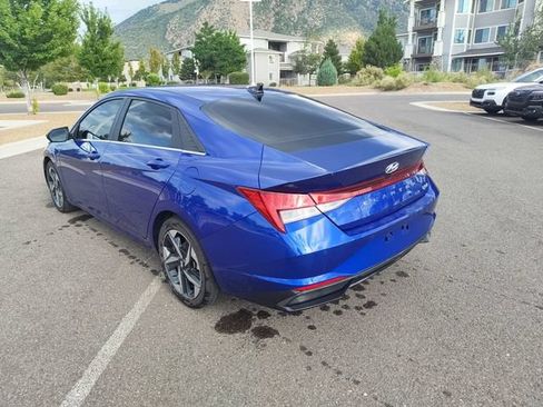 Used 2023 Hyundai Elantra Limited w/ Preferred Accessory Package FWD image 3