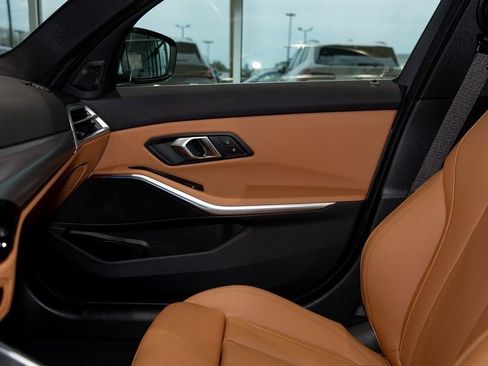 Used 2025 BMW 330i xDrive Sedan w/ Premium Package image 19