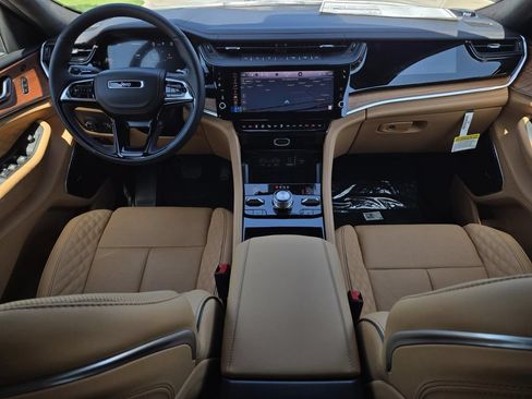New 2026 Jeep Grand Cherokee Summit AWD/4WD image 17