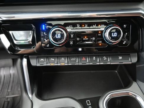 Used 2024 GMC Sierra 1500 Denali Ultimate image 3