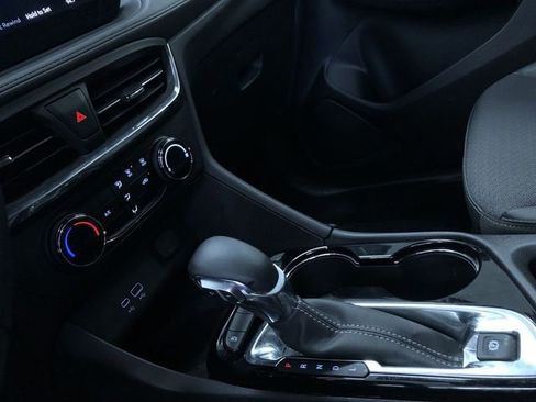 Used 2025 Buick Encore GX Preferred image 30