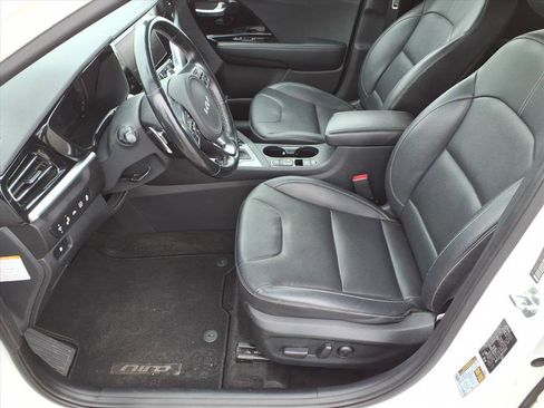 Used 2022 Kia Niro EX Premium image 11
