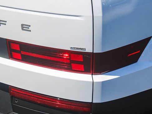 Used 2024 Hyundai Santa Fe SE image 10