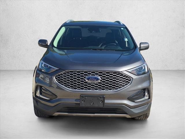 Used 2024 Ford Edge SEL w/ Convenience Package AWD/4WD image 2