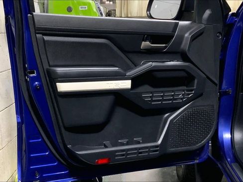 Used 2024 Toyota Tacoma TRD Off-Road image 21