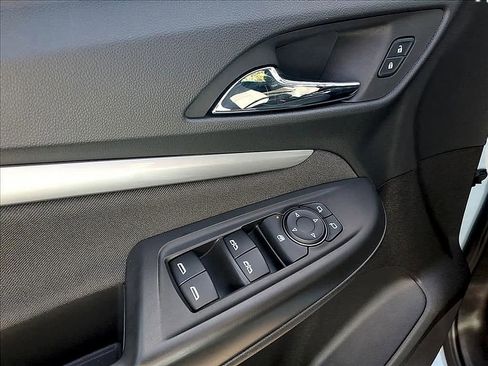 Used 2022 Chevrolet Bolt EUV LT w/ Comfort Package image 4