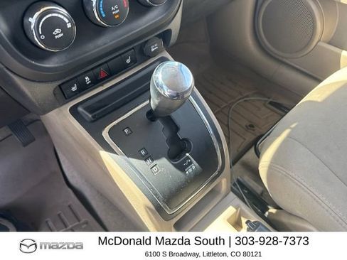 Used 2015 Jeep Patriot Latitude AWD/4WD image 7