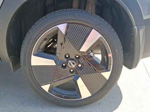 New 2026 Nissan Kicks SR w/ Cold Weather Package FWD image 30