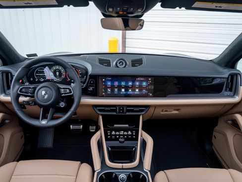 New 2026 Porsche Cayenne Turbo AWD/4WD image 25