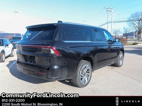 New 2025 Lincoln Navigator L Reserve image 7