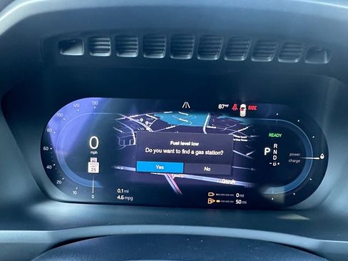 Used 2025 Volvo XC90 T8 Ultra w/ Protection Package Premier image 13