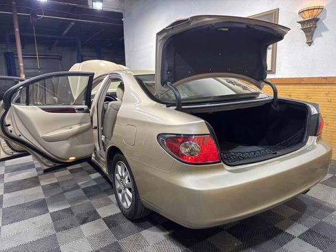 Used 2004 Lexus ES 330 image 14