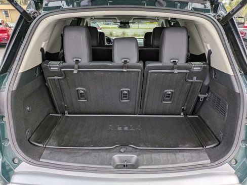 Used 2024 Nissan Pathfinder Platinum w/ Black Appearance Package image 14