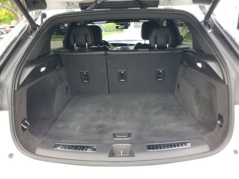 Used 2023 Cadillac XT4 Sport w/ LPO, Onyx Lite Package FWD image 10