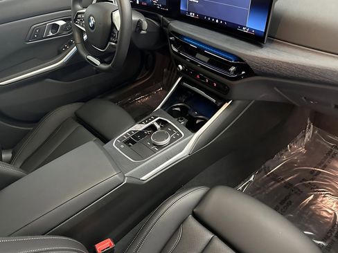 Used 2025 BMW 330i Sedan w/ Convenience Package image 32