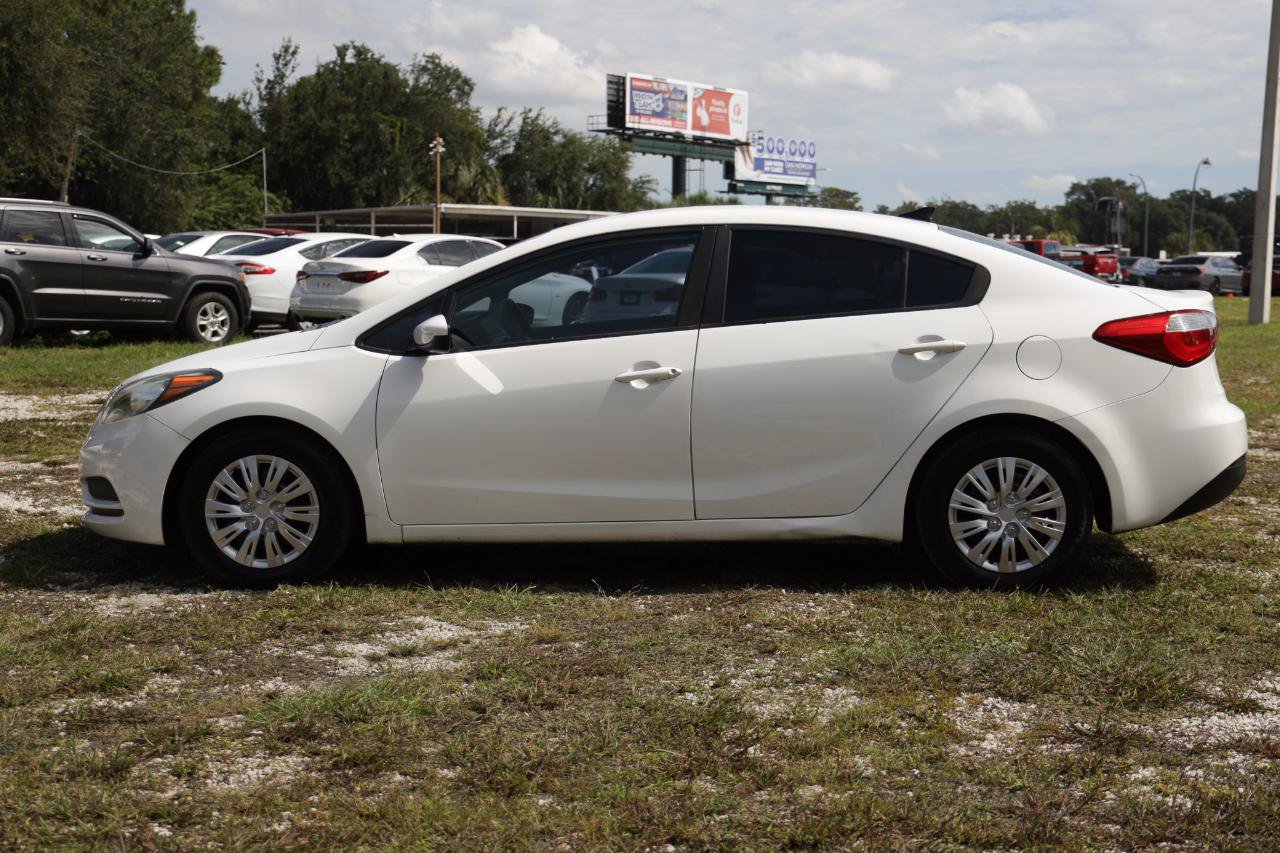Used 2016 Kia Forte LX FWD image 3